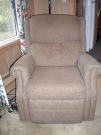 OKIN Reclining lift chair like new
