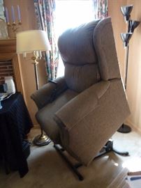 OKIN Reclining lift chair like new