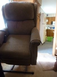 OKIN Reclining lift chair like new