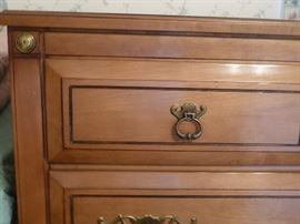 Rway Chest of drawers, dresser and mirror with matching end tables, also in excellent condition!