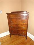 Antique 4-drawer chest (matches dresser w/mirror)