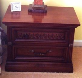 Night Stand (4of6) Bedroom Set