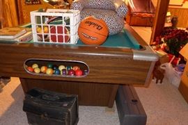 POOL TABLE