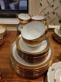 32-Piece set vintage French Haviland Limoges