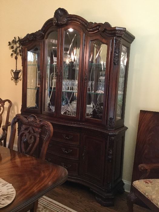 ART China Cabinet with Touch Lights