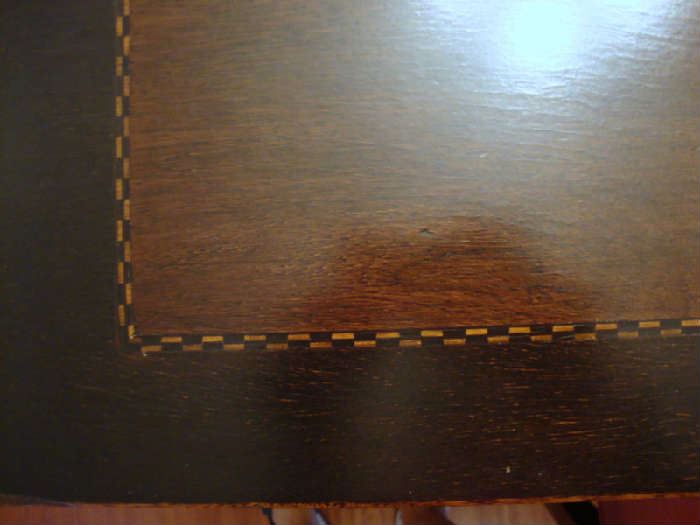 Inlaid wood trim on Dining Set