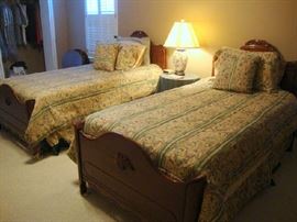 Matching Twin Beds with New mattresses
