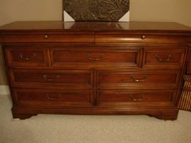 Lexington Dresser