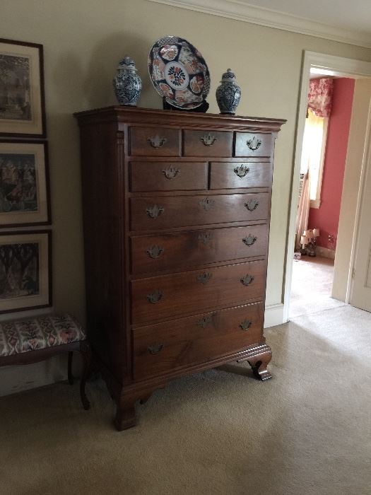 18th Century Chest of Drawers,  Pennsylvania Chippendale , Walnut,   Circa 1760  