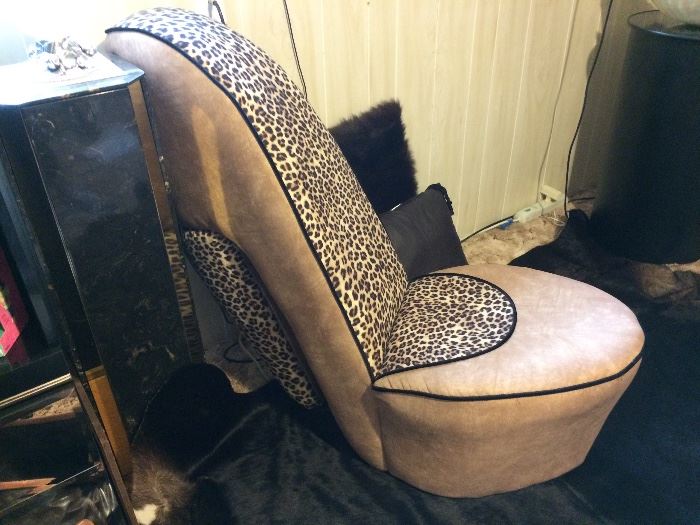 Adorable shoe chair!