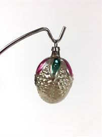  	
Edit 
Lot of 8 Antique Dresden Mercury Glass Christmas Ornaments

Lot of 8 Antique Dresden mercury glass Christmas ornaments. These rare collectible trimmings will infuse your tree with the spirit of Christmases past. Minor fading on finish consistent with age and use.