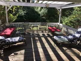 Nice quality outdoor garden furniture.