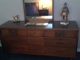 Walnut Dresser with 1 end table