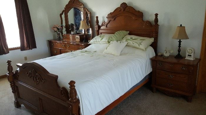 Sterns & Foster dual heat mattress and box spring...bedroom set