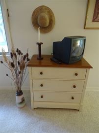 Three drawer chest (part of Thomasville king size bedroom suite).
