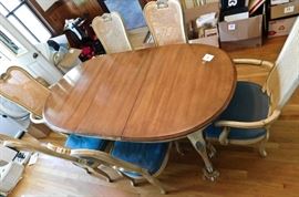 lovely vintage dining room table & chairs