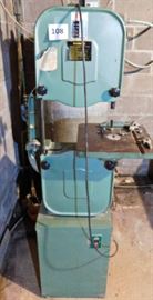 fully functional band saw.  lot 108