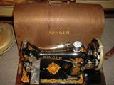 ANTIQUE SINGER MACHINE!