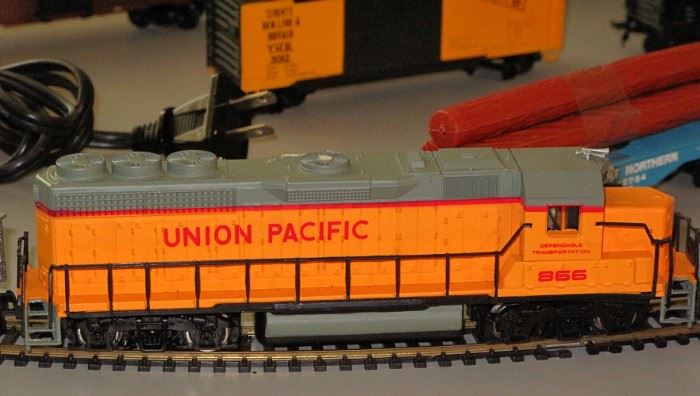 Bachman HO Scale Union Pacific Train Engine 866 Train Set complete with Track & Transformer