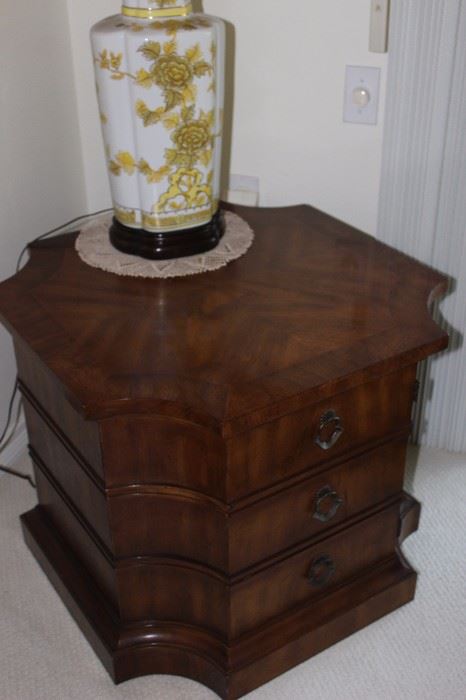 Very nice cabinet end table, Asian table light.