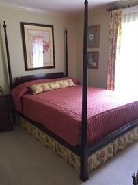 pencil post queen bed