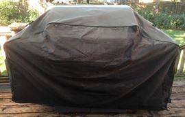 Like new grill cover.