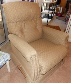 Used 4 month Lazyboy recliner
