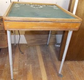 Vintage baby tender, adjustable legs