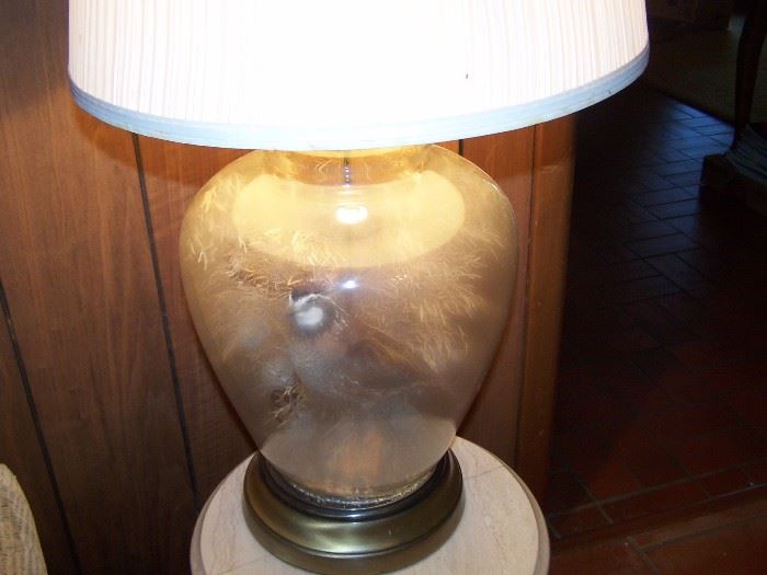 Lamp with quail