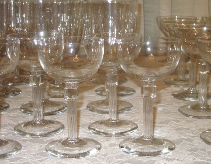 Crystal stemware, deco modern (water, red wine, white wine, champagne saucers)