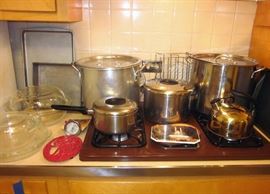 Cookware, bake ware, vintage Pyrex