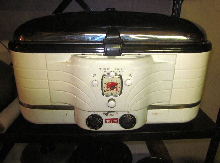 Vintage Nesco roaster with timer