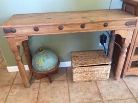 Console 125.00 o.b.o.