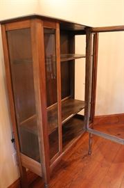 Pine cabinet with lock/key