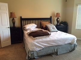 bed room set and nightstands