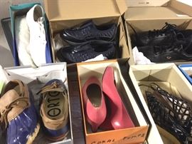 0VER 100 PAIRS OF BRAND NAME QUALITY SHOES sizes 6½, 7, 7 ½, 8 including: Salvatore Ferragamo, Aerosoles, Ann Klein, Nine West, Hush Puppies, Etienne Aigner, Selby, Windham, Naturalizer, Andiamo, Adidas, Enzo Angiolini, Clarks, Dr. Scholls, Dexter, Liz Claiborne, Bass, Sporto, Boston Accent