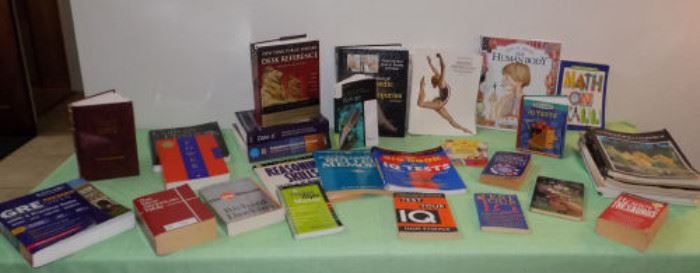 HCE043 Medical Books, Piano Books, Thesaurus & More
