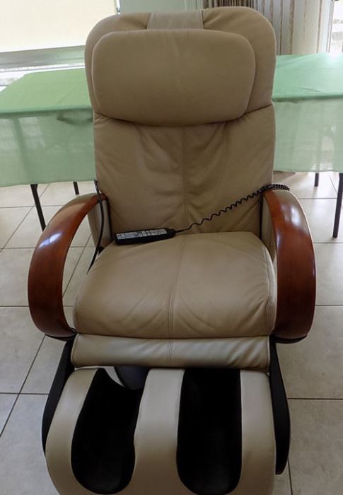 HCE050 Leather Recliner by Human Touch Technology
