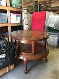 Vintage coffee/end table