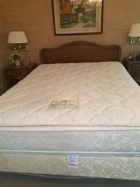 Queen bed with Kingsdown mattress set