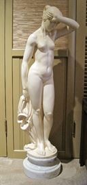 42" Classic Italian Composite Marble Garden Statue