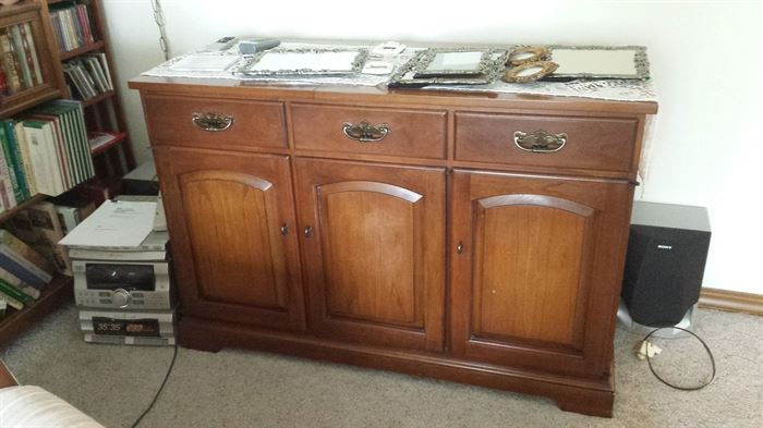 Stereo cabinet working