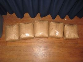 Ann Vien beads in original package.