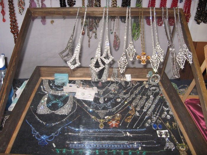 Ann vien costume jewelry and runway jewelry.


