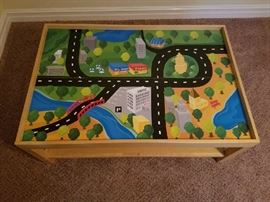 Kids play table