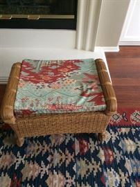 Wicker foot stool / Area rug