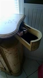 Drexel Heritage painted jewelry stand