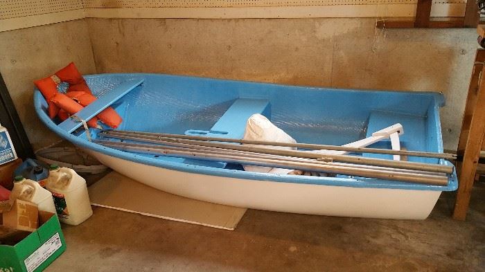 12' sailing dingy with sail and oars and life jackets