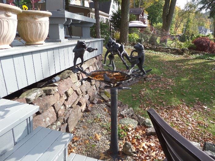 OUTDOOR SCULPTURE AND DECOR
