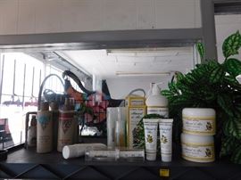 Living Estate of Dr. Mary Susan Oliver
All items have been moved to this warehouse for security and owners piece of mind all items are clearly marked and ready to be sold, do not miss this one with designer labels and designer cosmetics at prices anyone can afford!
3097 Broadway, Macon GA 31206
***JUST SOUTH OF EISENHOWER PARKWAY***
Preview and First Purchases on:
Wednesday October 26, 2016 (4PM to 8PM)
Thursday October 27, 2016 (10AM to 6PM)
Friday October 28, 2016 (10AM to 6PM)
Saturday October 29, 2016 (9AM to 5PM)
Sunday October 30, 2016 (10AM to 5PM)
Two Southern Peaches Pickin’ in the South with Two Yankee Boys just Diggin’ it out.
Beverly 478-957-1717 Susan 478-284-9402 Paul 478-262-6896 Rodney 478-250-2759